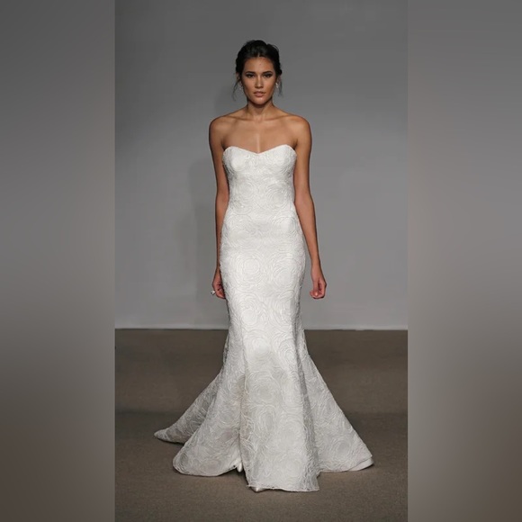 Anna Maier Alberta Lace Wedding Gown - Picture 7 of 7